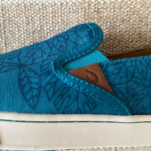 Olukai Women. Size: 7.5 Color: Teal - Picture 10 of 12